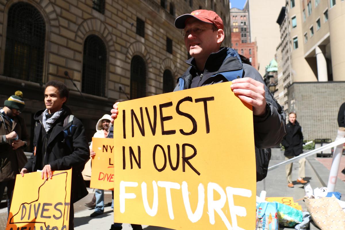 NY State Pension Fund Asked to Divest Its Fossil Fuel Portfolio