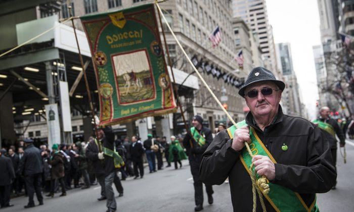 Irish Arts Center Gives Out 10,000 Free Books on St. Patrick’s Day
