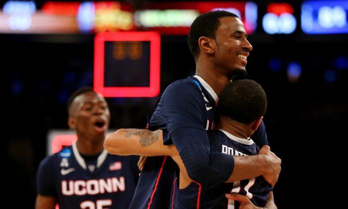 Connecticut vs Michigan State NCAA Basketball: UConn Huskies Going to Final Four