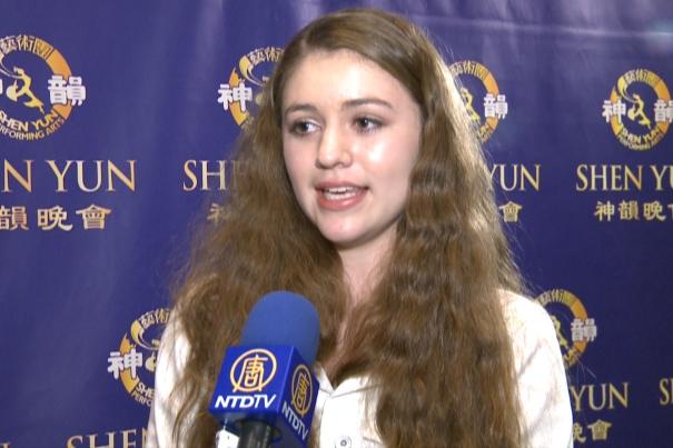 Young Dancer Impressed With Shen Yun Dancers