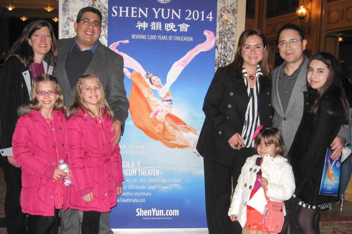 Doctors Impressed by Chinese Culture After Seeing Shen Yun