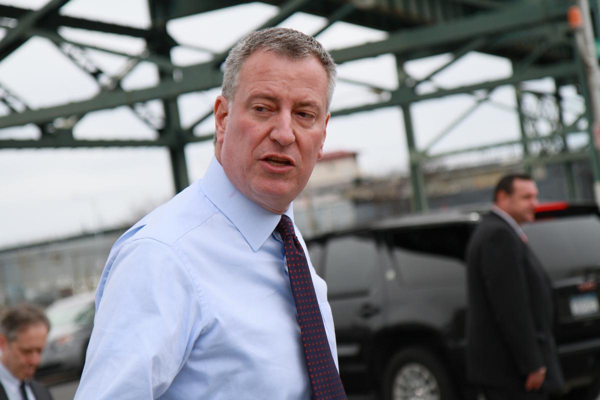 De Blasio Promises Support for NYPD Officer Detained in India