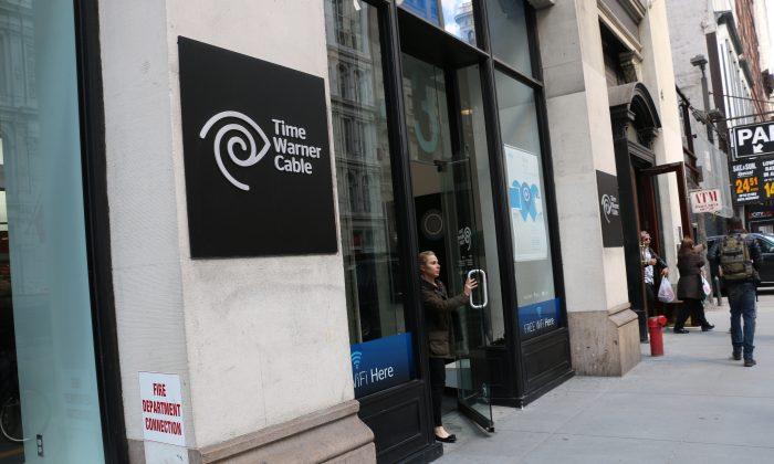 Senators and Opponents Scrutinize Comcast, Time Warner Merger
