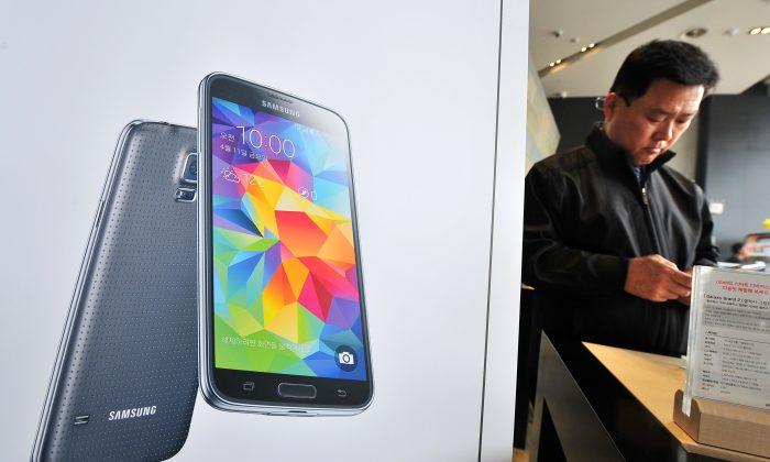 Galaxy S5 ‘Prime’ Specs, Release Date, Rumors: New ‘Leaked’ Galaxy F Photos Reveal Plastic Body?