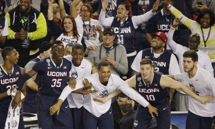Derek the RA: Email Allegedly From UConn Resident Assistant Decrying NCAA Game Goes Viral