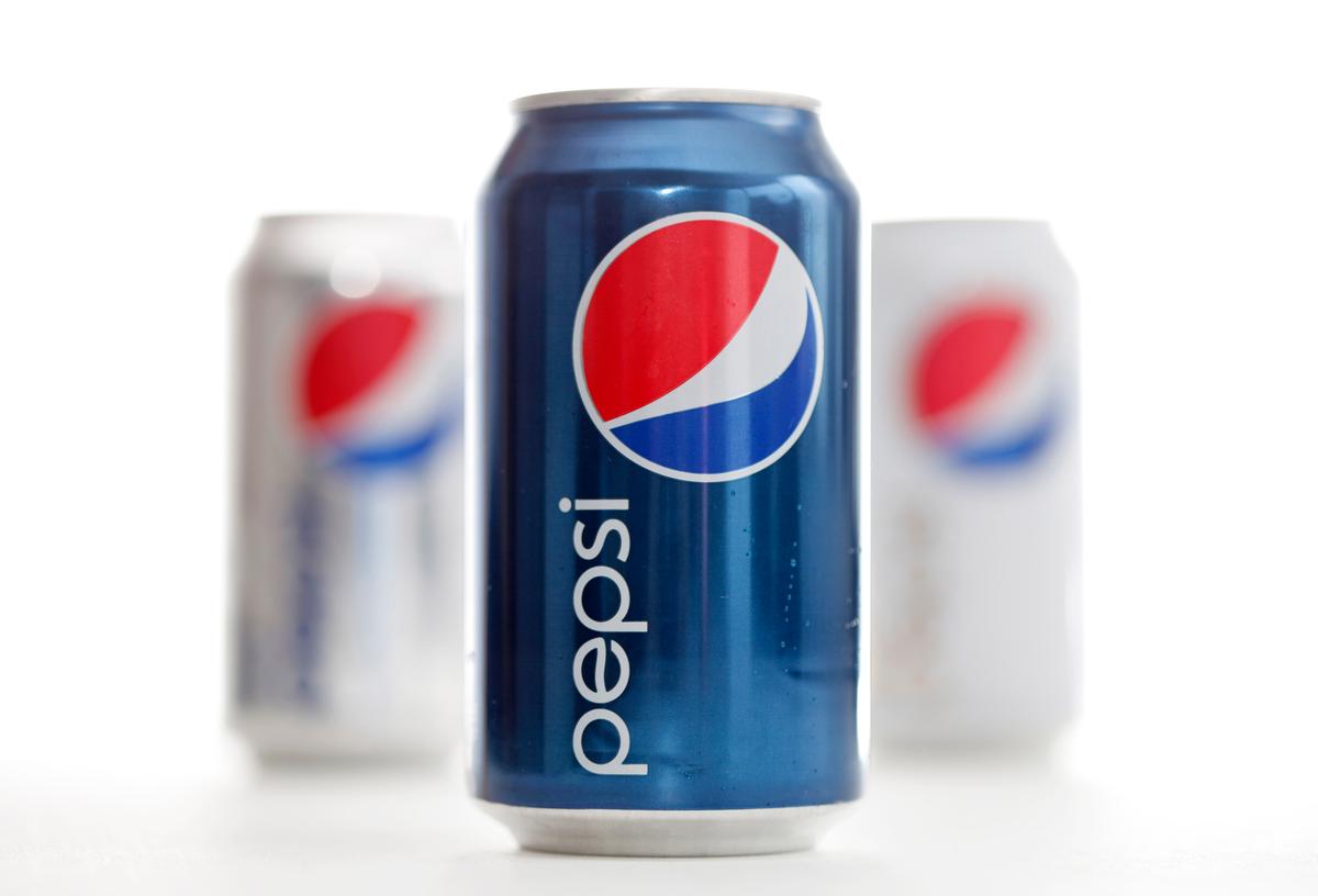 Coke, Pepsi ‘Used as Pesticides in India’ Meme Goes Viral; Unclear if it Works