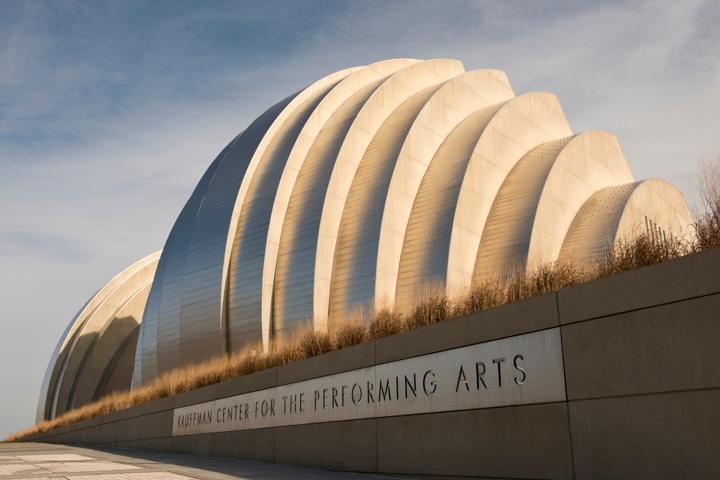 Insurance VP Says Shen Yun Dancers Are Wonderful