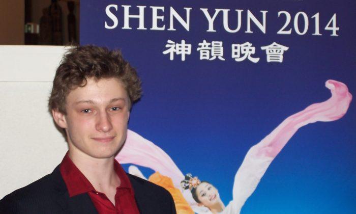 Sons of International Singer Captivated by Shen Yun