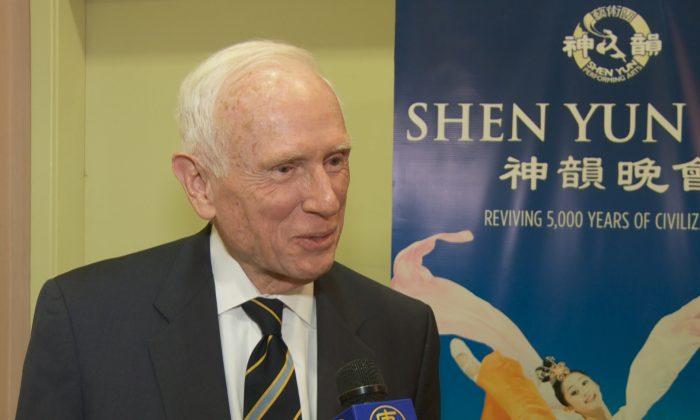 Shen Yun ‘Outstanding,’ Says Author