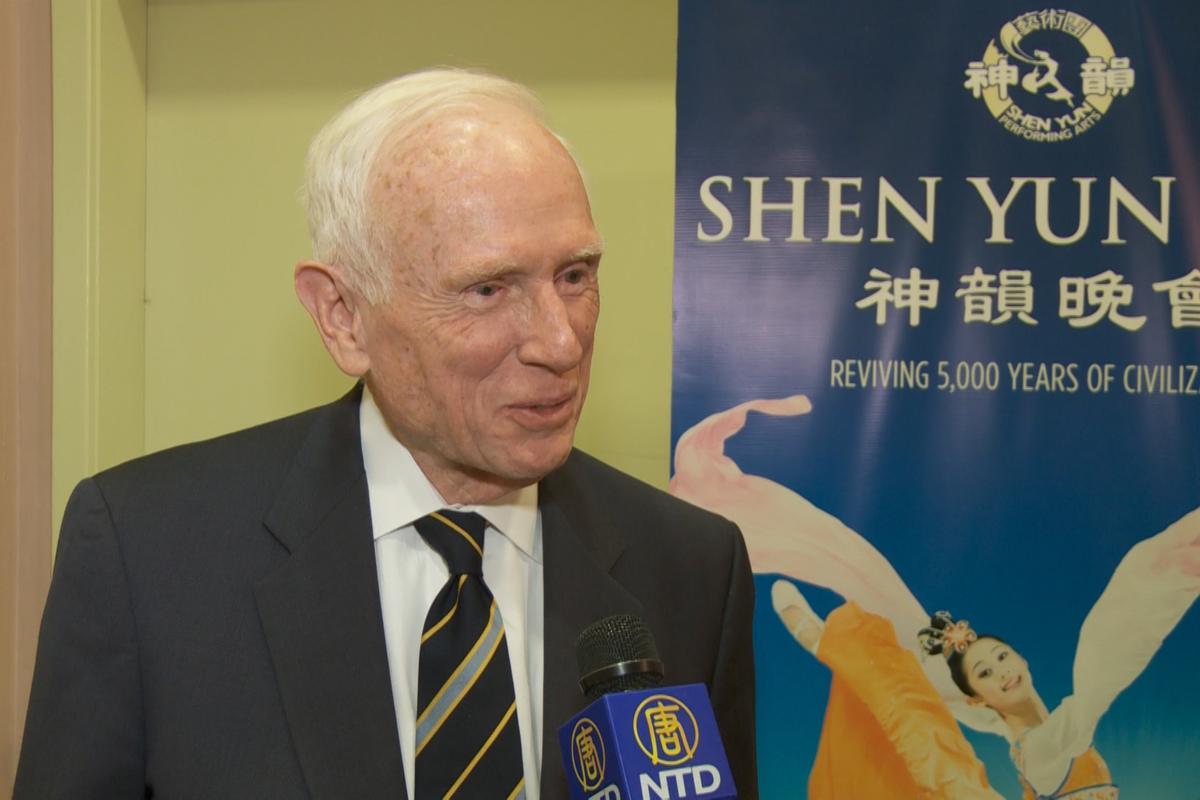 Shen Yun ‘Outstanding,’ Says Author
