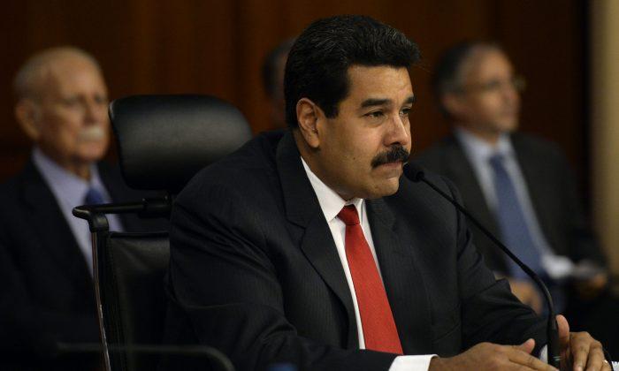 Maduro Holds Talks to Calm Venezuela’s Violent Protests (video)
