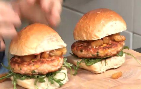 How to Make Spicy Salmon Burgers With Grilled Pineapple