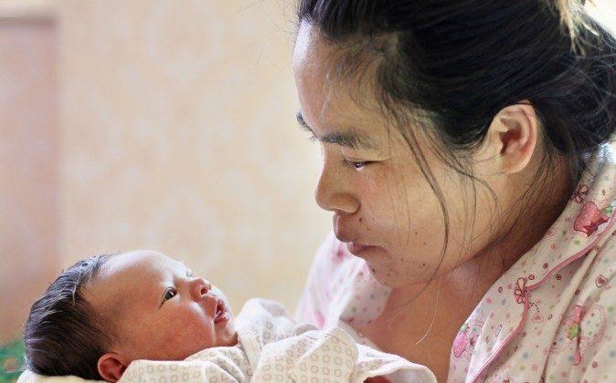 Living With Grandparents can be Depressing for new Moms