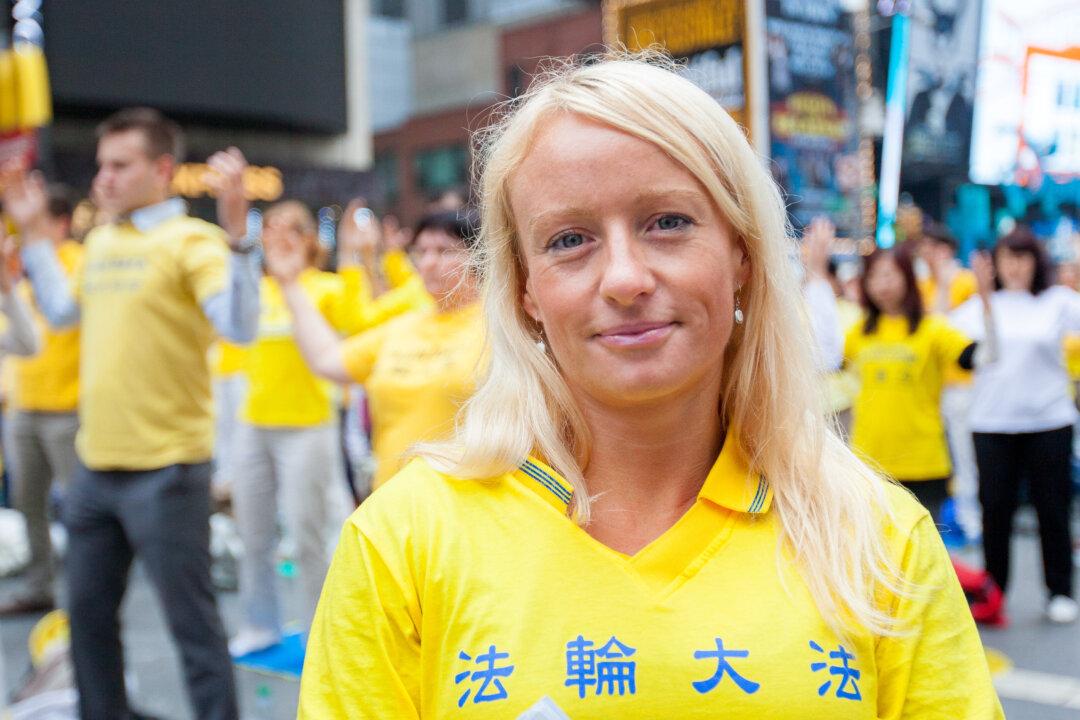 Diverse Meditators Take Over Times Square