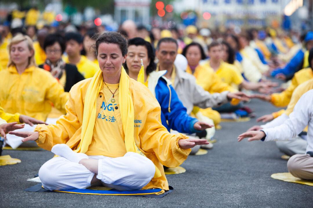 In NYC, Hundreds Remember Victims of China’s Suppression