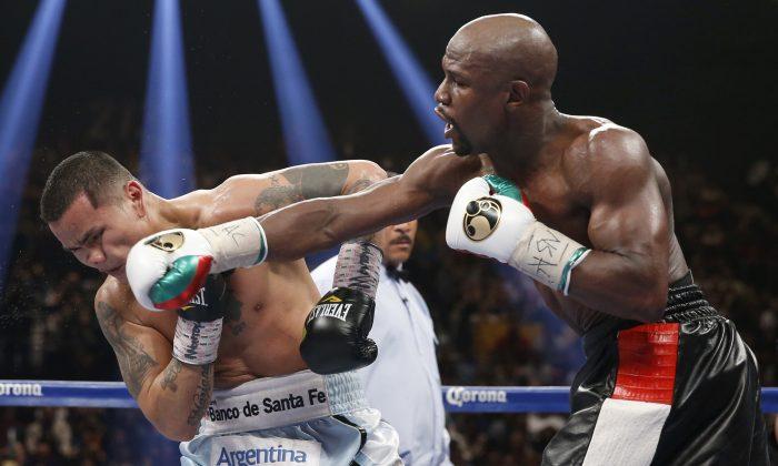 Floyd Mayweather Next Fight: Rematch with Marcos Maidana to be Shown in Movie Theaters in United States