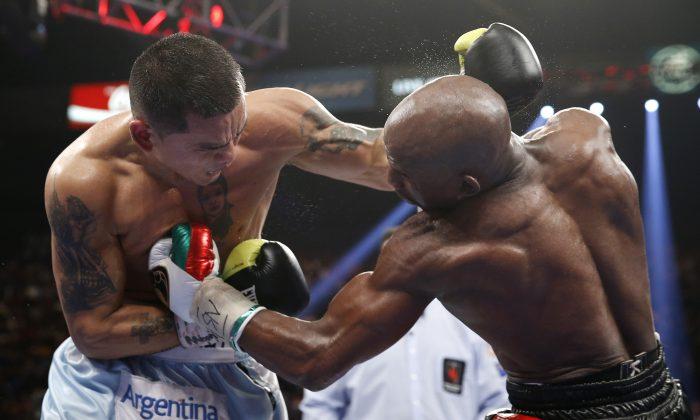 Floyd Mayweather Next Fight: Start Time for Bout vs Maidana Moved Up