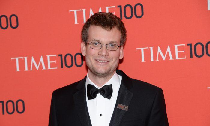 ‘The Fault in Our Stars’ Author John Green Inspires #Johning Meme (Photos)