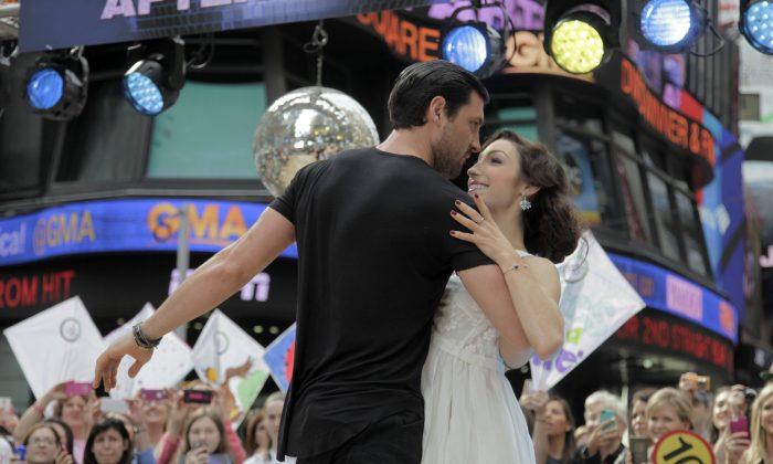Meryl and Maks Dating? Couple Kiss on ‘Dancing With the Stars’ Finale (+Photos)