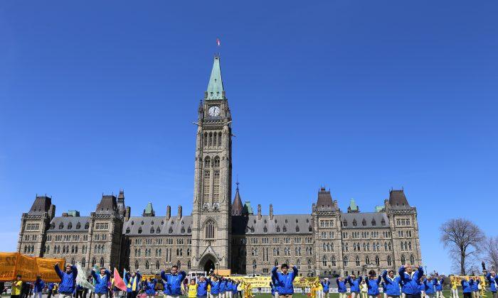 World Falun Dafa Day Celebrated in Canada