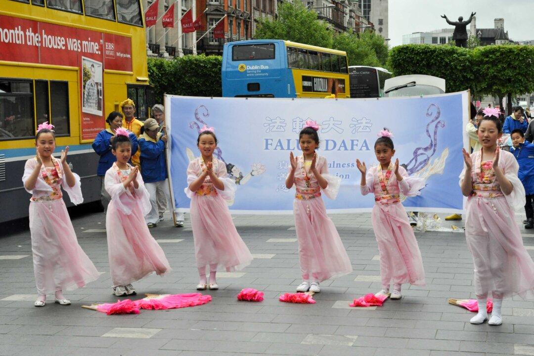 World Falun Dafa Day Celebrated in Dublin