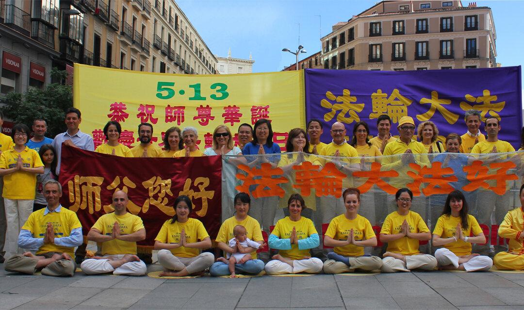 Celebration of World Falun Dafa Day in Spain
