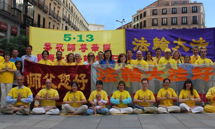Celebration of World Falun Dafa Day in Spain
