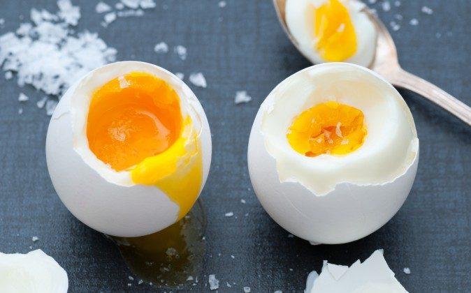 5 Reasons to Eat the Whole Egg