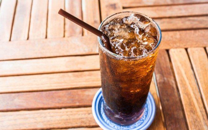 Diet Soda May Deplete Calcium From Bone