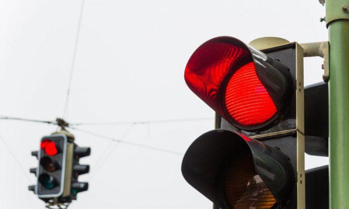 Don’t Stop for Red Traffic Lights, Use Green-Wave Technology