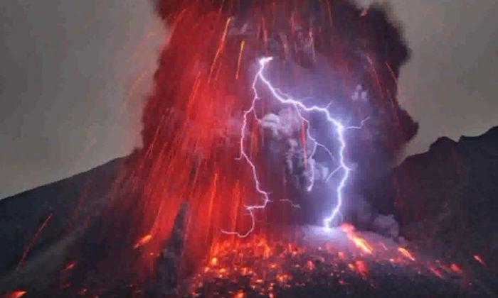 Stunning Photos of Volcanic Lightning (Video)