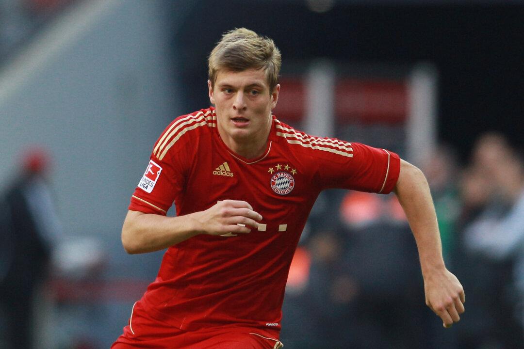 Toni Kroos Transfer News: Chelsea Favorites to Sign Manchester United, Real Madrid Target