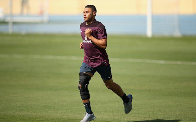 Alex Oxlade-Chamberlain Injury Latest: Ox Healing Well, Unlikely to Feature Against Italy