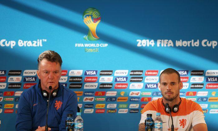 Wesley Sneijder Transfer News: Netherlands, Galatasaray Midfielder Won’t Say No to Manchester United Move