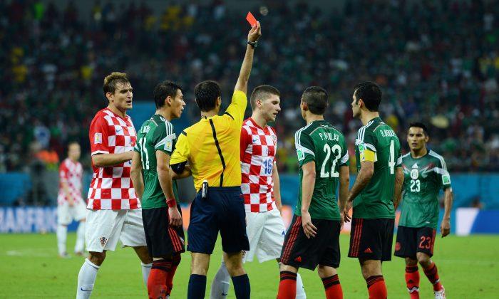 Ante Rebic Red Card Video Today: Croatia Midfielder Gets Sent Off for Challenge on Carlos Peña
