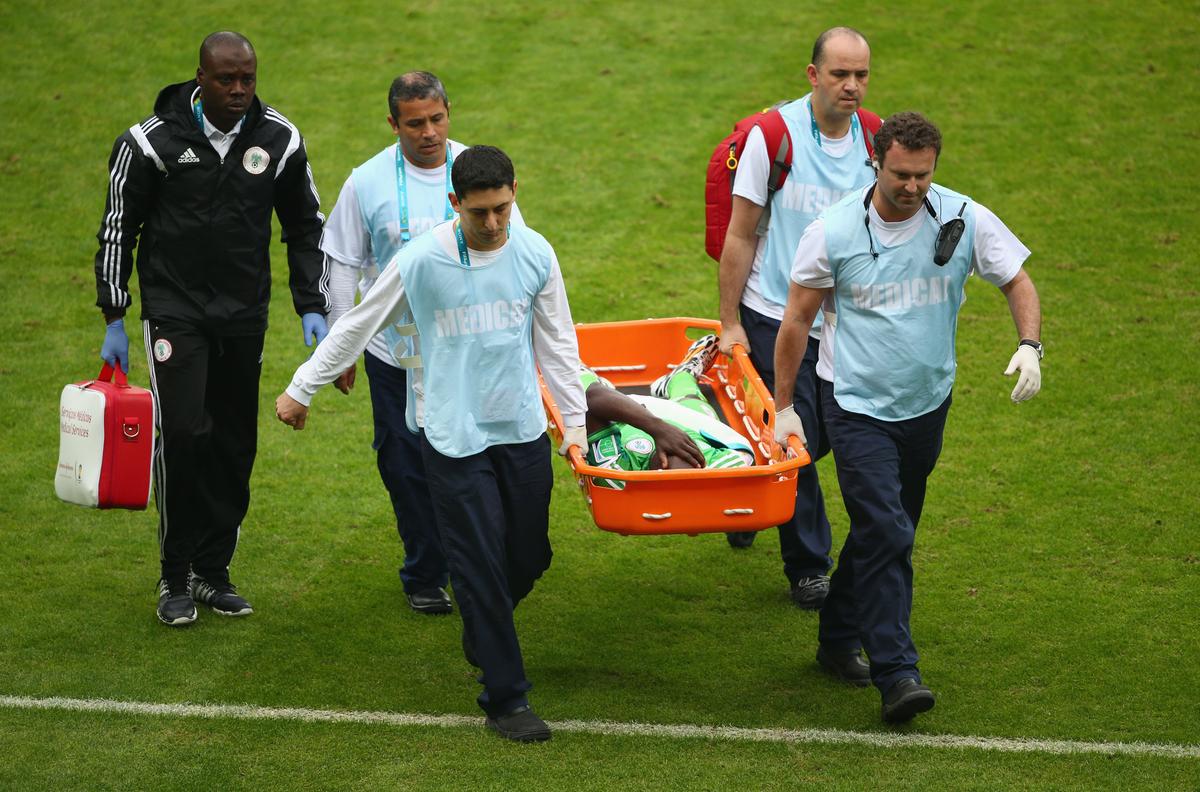 Michael Babatunde Injury Video: Ogenyi Onazi’s Shot on Goal Breaks Babatunde Arm Against Argentina Today (+Photos)