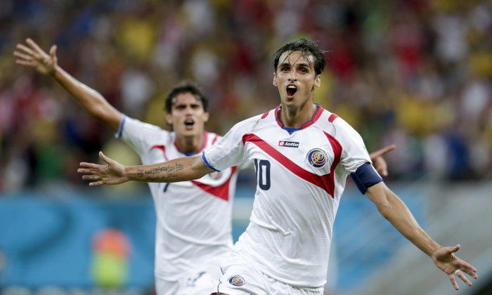 Bryan Ruiz Transfer: Costa Rica, Fulham Player Might Move to Arsenal