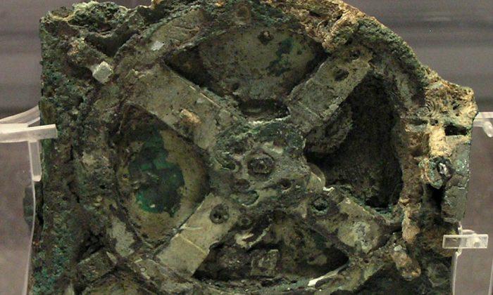 Ancient Computer Baffles Scientists: Antikythera Mechanism Made in 150 BC (+Videos)