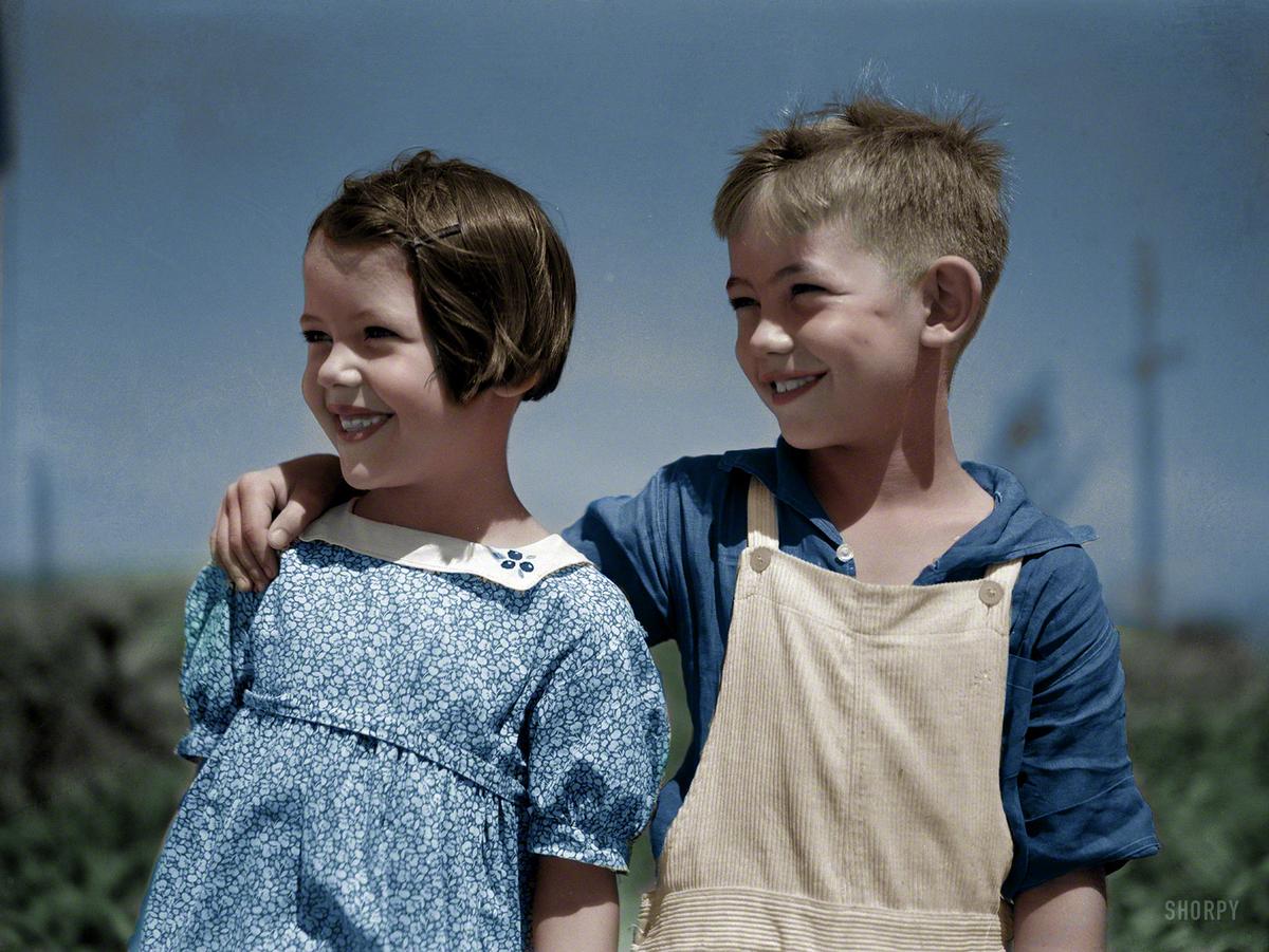 Charm of Daily Life in Old-Time Maine Revived in Colorized Photos (Photo Gallery)