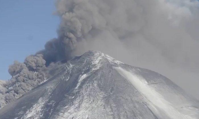 Alaska Volcano’s New Eruption (Video)