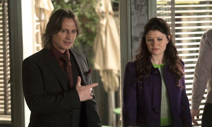 Once Upon a Time Season 4 Spoilers: Belle Will ‘Have to Find Out About the Dagger’