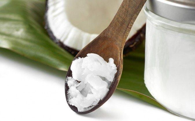 10 Powerful Uses for Coconut Oil (Infographic)