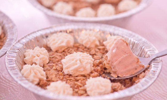 Chill Out With a Mini-Strawberry-Rhubarb Crisp Ice Cream Pie