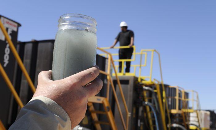 California Halts Injection of Fracking Waste, Warning it May Be Contaminating Aquifers
