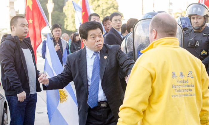Gangs Attack Protesters During Chinese Leader’s Visit in Argentina