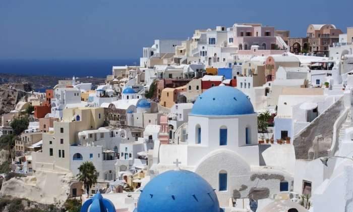 6 Reasons to Visit the Cyclades Islands in Greece  
