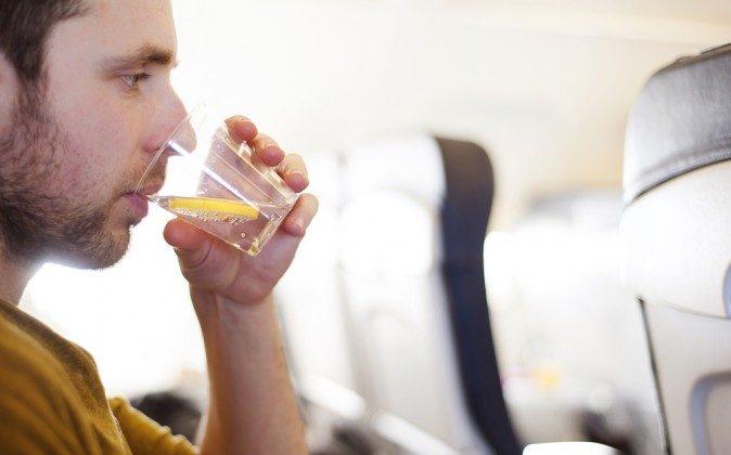 Travel Tips: Stay Healthy on the Plane