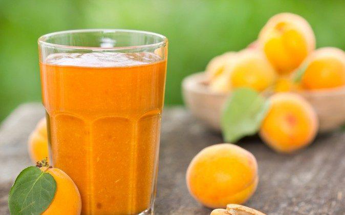 Yumm, Apricots! 7 Reasons to Eat Them