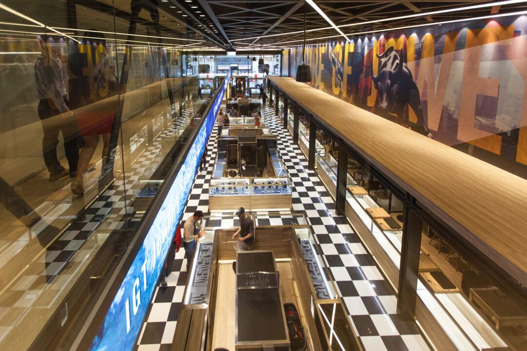 NYC Gets New Tower Full of Diamonds