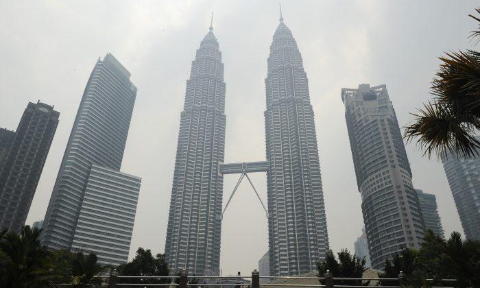 Teenager, Housewife Among 15 Suspected Islamic Terrorists Held in Malaysia